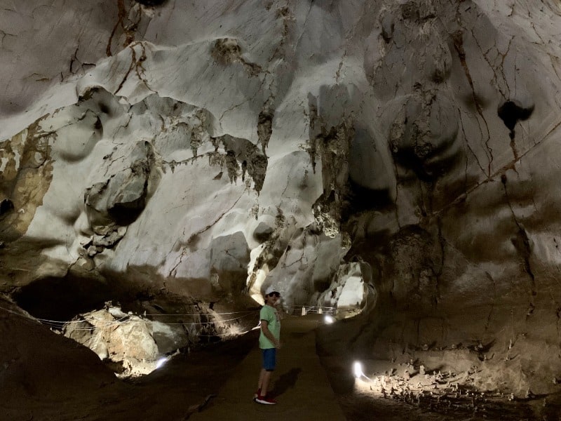 Mae-On-Cave-1