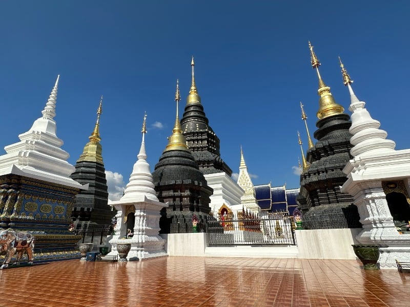 Wat-Ban-Den-4