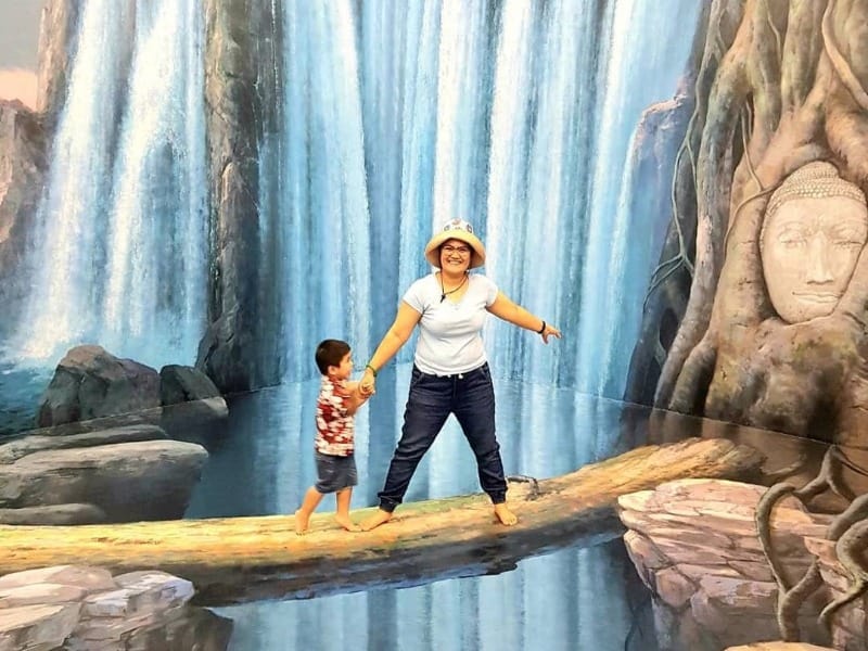 Art in Paradise 1