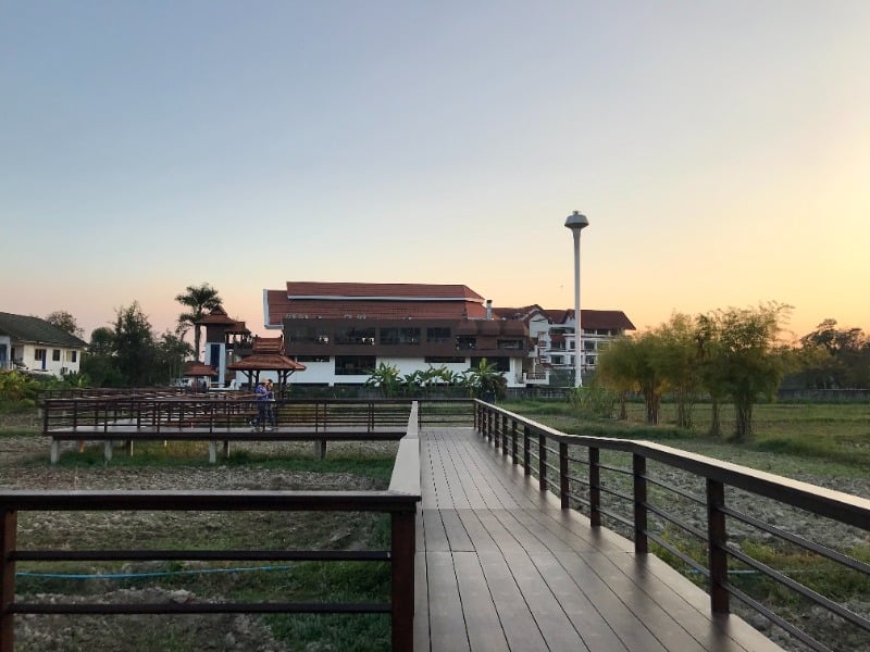 Saen Kham Terrace Restaurant 5
