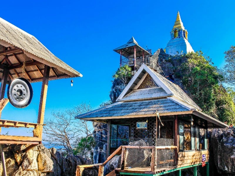 Wat Chaloem Phra Kiat Phrachomklao Rachanusorn 16