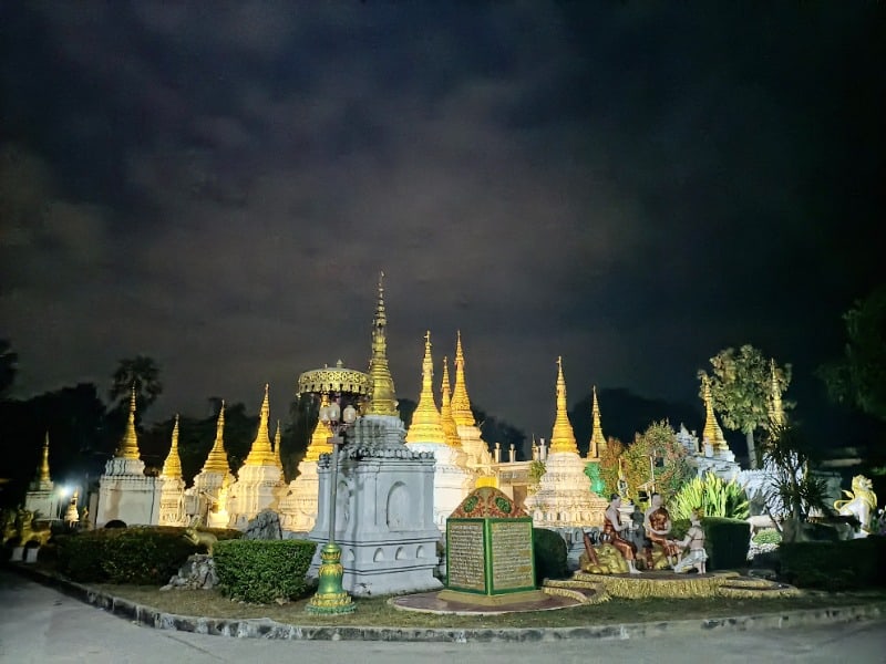 Wat Chedi Sao Lang 4
