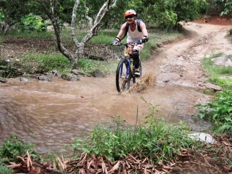 素貼山國家公園3小時DH下坡登山越單野車之旅 2550銖