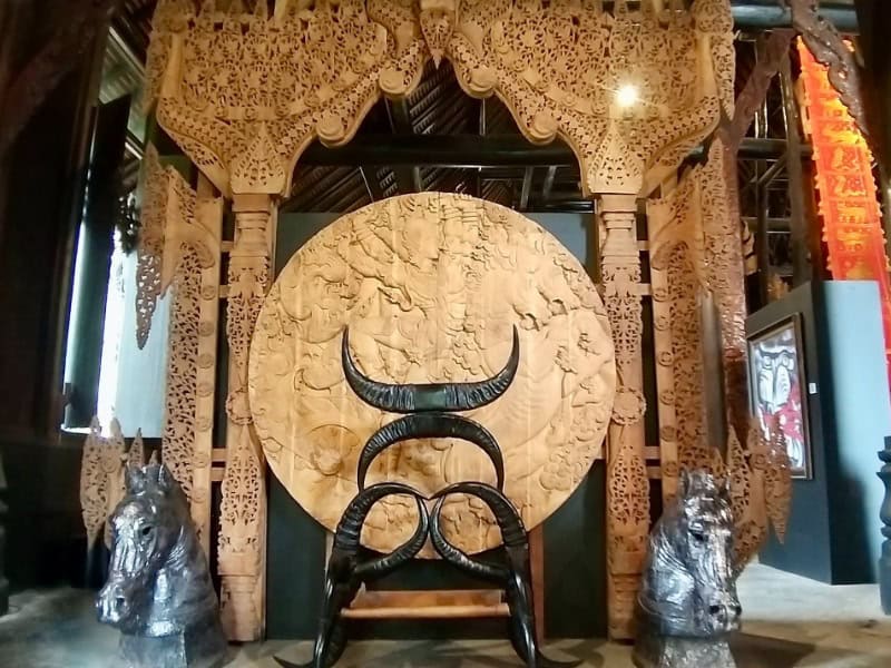 Chiang Rai Black House 10