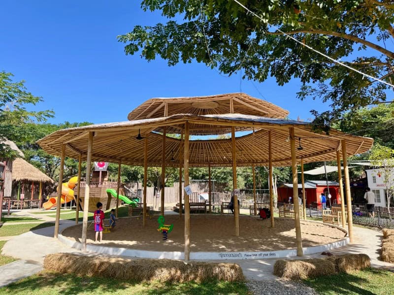 Lenmaii playground & cafe 1