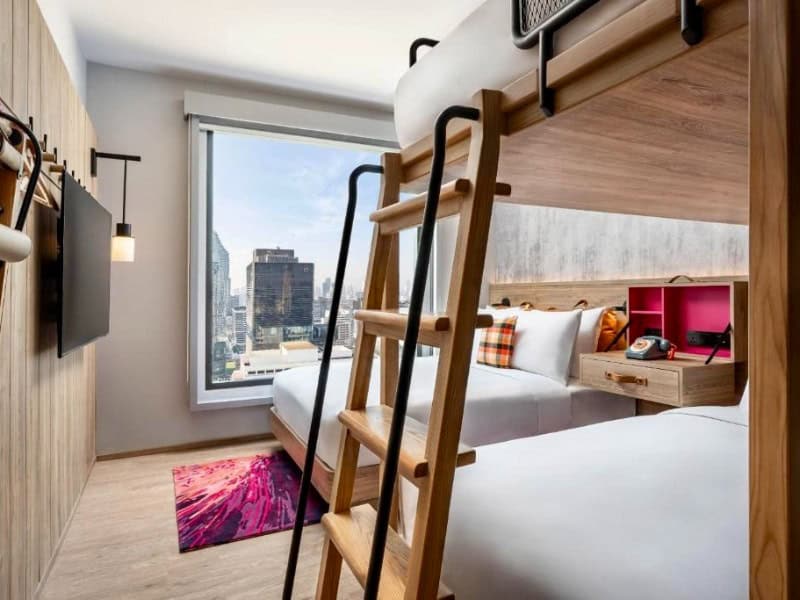 Moxy Bangkok Ratchaprasong 4