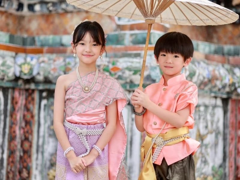 One More Thai Clothes Rental 2