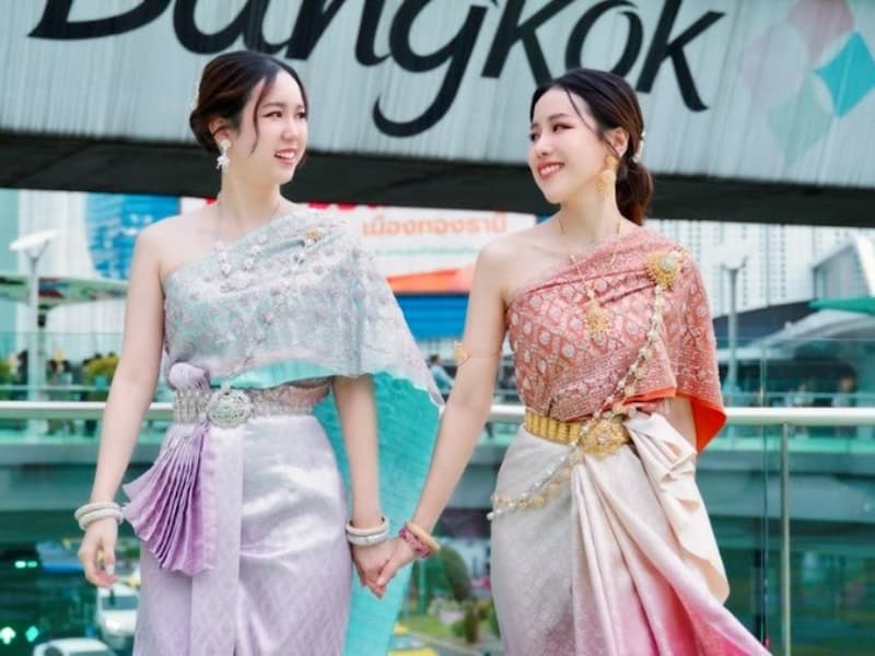 One More Thai Clothes Rental 3