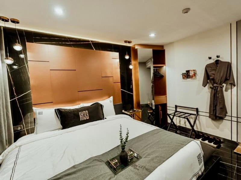 Hotel 433 Asoke 2